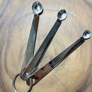 Vintage Metal SMIDGEN PINCH DASH Measuring Spoons on Ring